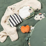 Done By Deer livre d'éveil sensoriel Tiny farm multicolore 4353017