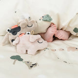 Done By Deer mini hochet sensoriel Dotti sable 4353859