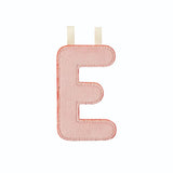 Lilliputiens lettre E en tissu rose phosphorescente 83865