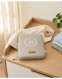 Noukie's protège carnet de santé Coton bio beige Plumes de lune BB2650.71