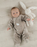 Noukie's pyjama bébé en velours beige avec broderie phoque Z2591132