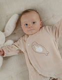 Noukie's pyjama bébé en velours écru avec broderie phoque Z2591131