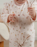 Noukie's pyjama bébé en velours rose pâle à volants Z2585131