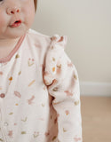 Noukie's pyjama bébé en velours rose pâle à volants Z2585131